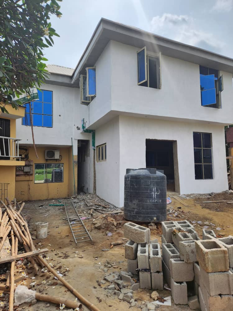 30-Bed Modern Health Center