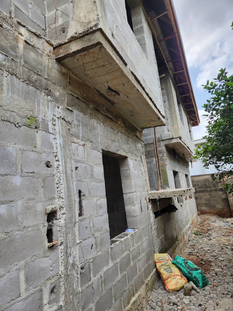 30-Bed Modern Health Center image 3